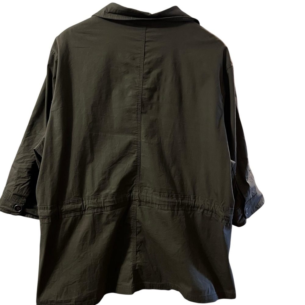 + LB Jacket - Picture 3 of 10